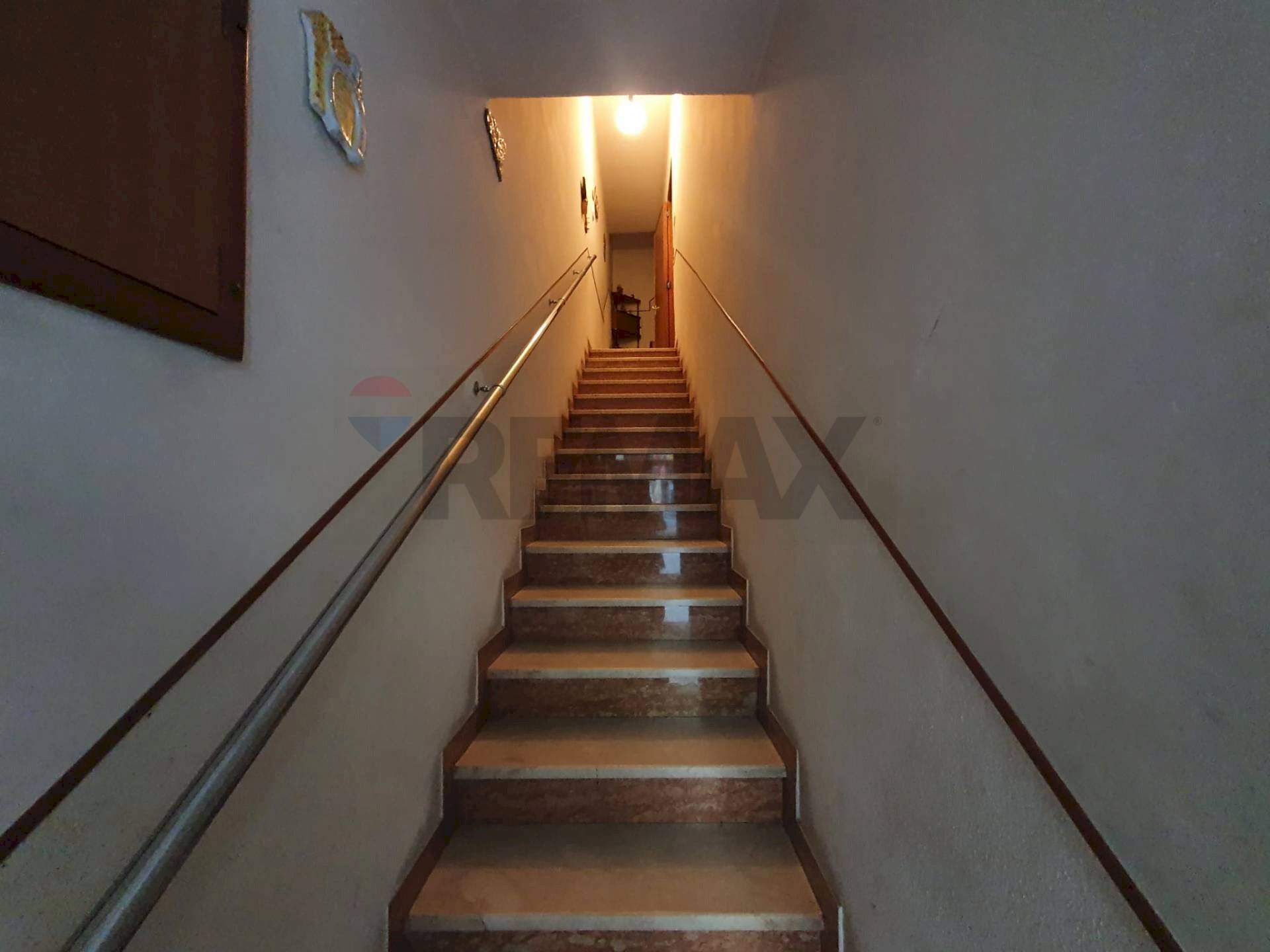 Scale - Casa indipendente Via Acquanuova
 
127, Caltagirone - foto 3