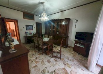 Sala da pranzo - Casa indipendente Via Acquanuova
127, Caltagirone - foto 1