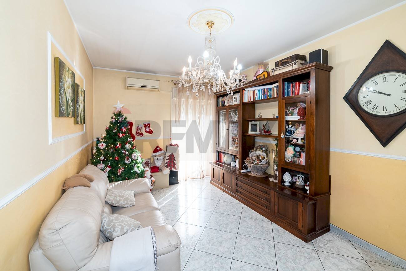 Soggiorno - Quadrilocale Via Gaetano Costa
 
3, Belpasso - foto 3