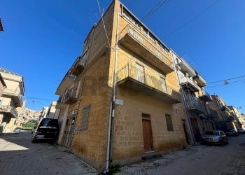 Edificio all\'aperto - Independent house Via Fabio Filzi
 
64, Pietraperzia - photo 2