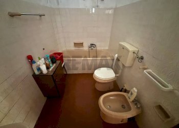 Bagno - Independent house Via Fabio Filzi
 
64, Pietraperzia - photo 11