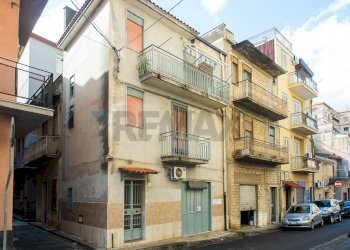 Edificio all\'aperto - Independent house Via Solferino
 
24-26, Lentini - photo 1
