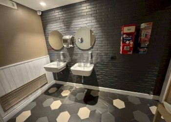 Bagno - Attività Commerciale Via Cavour
 
100, Vittoria - foto 12