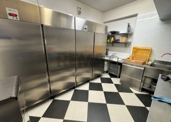 Cucina - Attività Commerciale Via Cavour
 
100, Vittoria - foto 18