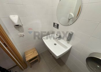 Bagno - Attività Commerciale Via Cavour
 
100, Vittoria - foto 23