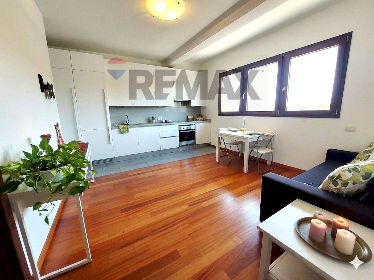 Sala da pranzo - Bilocale Via Emilio Treves
 
3, Milano - foto 1
