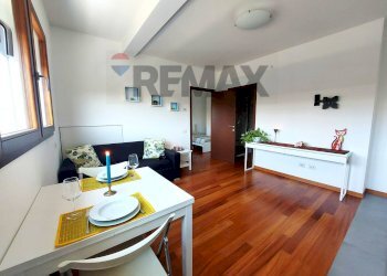 Sala da pranzo - Bilocale Via Emilio Treves
 
3, Milano - foto 2