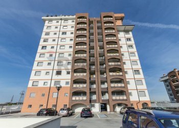Edificio all\'aperto - Magazzino via Caboto, Segrate - foto 14