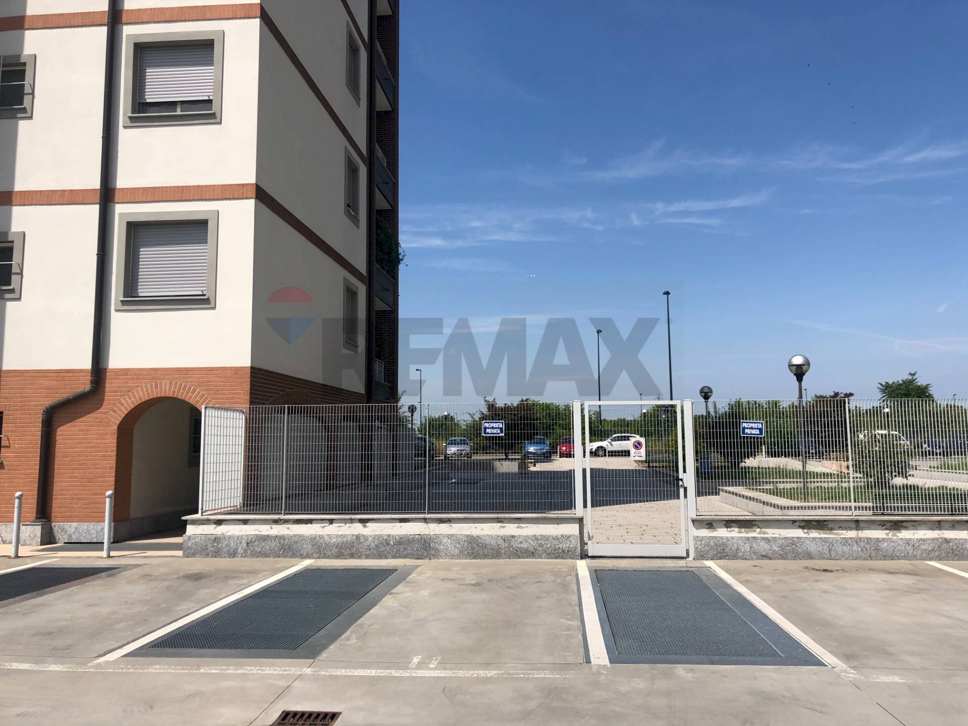 Edificio all\'aperto - Box via Caboto, Segrate - photo 1