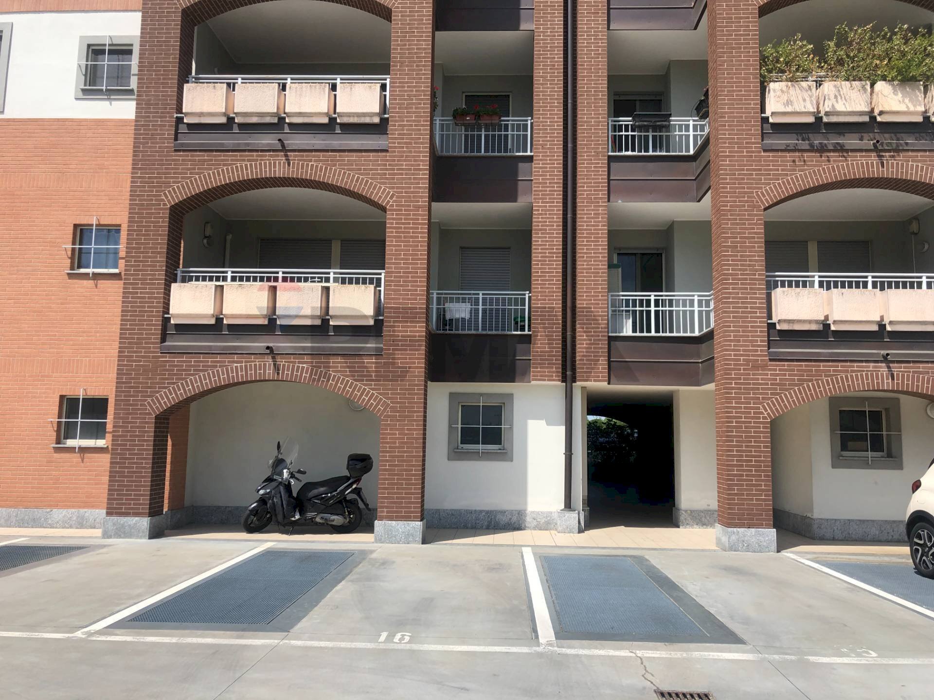 Edificio all\'aperto - Box via Caboto, Segrate - photo 2