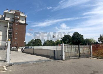 Edificio all\'aperto - Box via Caboto, Segrate - foto 11