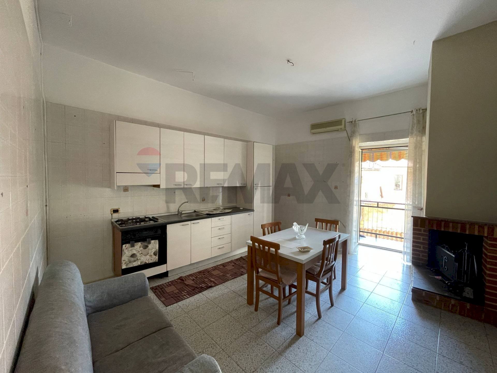 Sala da pranzo - Four-room apartment via garopoli
 
15, Corigliano-Rossano - photo 1