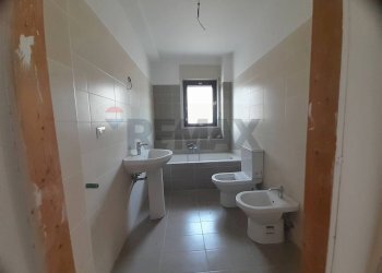 Bagno - Quadrilocale Via Quasimodo
 
9, Camporotondo Etneo - foto 19