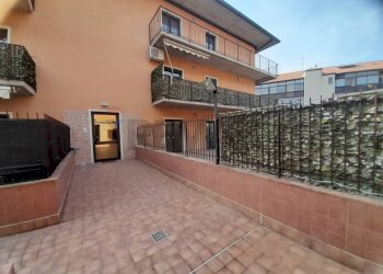 Terrazza - Quadrilocale Via Quasimodo
 
9, Camporotondo Etneo - foto 28