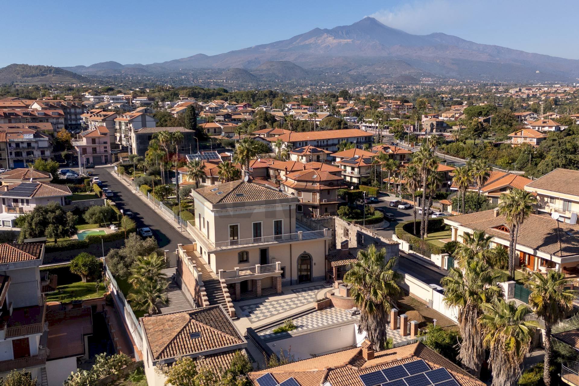 Edificio all\'aperto - Villa Luigi Capuana
 
10, Aci Sant'Antonio - photo 2