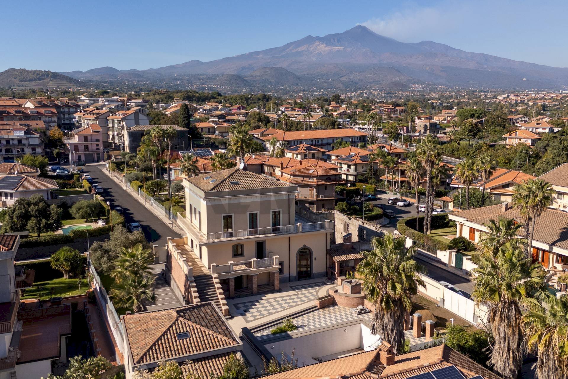 Edificio all\'aperto - Villa Luigi Capuana
 
10, Aci Sant'Antonio - foto 1