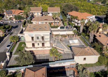 Casa all\'aperto - Villa Luigi Capuana
 
10, Aci Sant'Antonio - foto 4