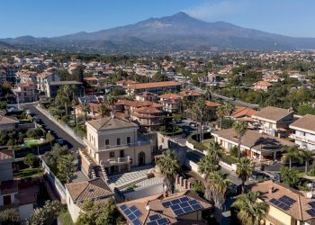 Vista delle montagne - Villa Luigi Capuana
 
10, Aci Sant'Antonio - foto 7