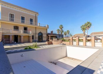 Terrazza - Villa Luigi Capuana
 
10, Aci Sant'Antonio - foto 10