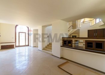 Stanza vuota - Villa Luigi Capuana
 
10, Aci Sant'Antonio - foto 16