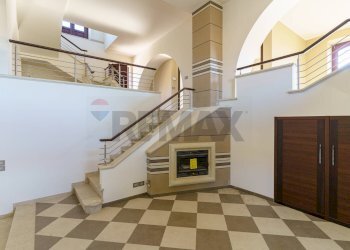 Scale - Villa Luigi Capuana
 
10, Aci Sant'Antonio - foto 23