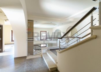 Scale - Villa Luigi Capuana
 
10, Aci Sant'Antonio - foto 25