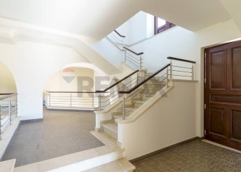 Scale - Villa Luigi Capuana
 
10, Aci Sant'Antonio - foto 26