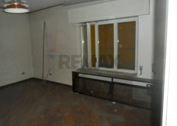 Stanza vuota - Appartamento Corso  Vittorio Emanuele
 
109, Caltanissetta - foto 6