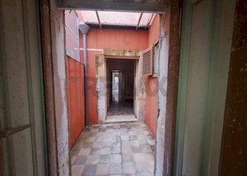 Hall / corridoio - Casa semi indipendente via umberto
 
110, Ferla - foto 24