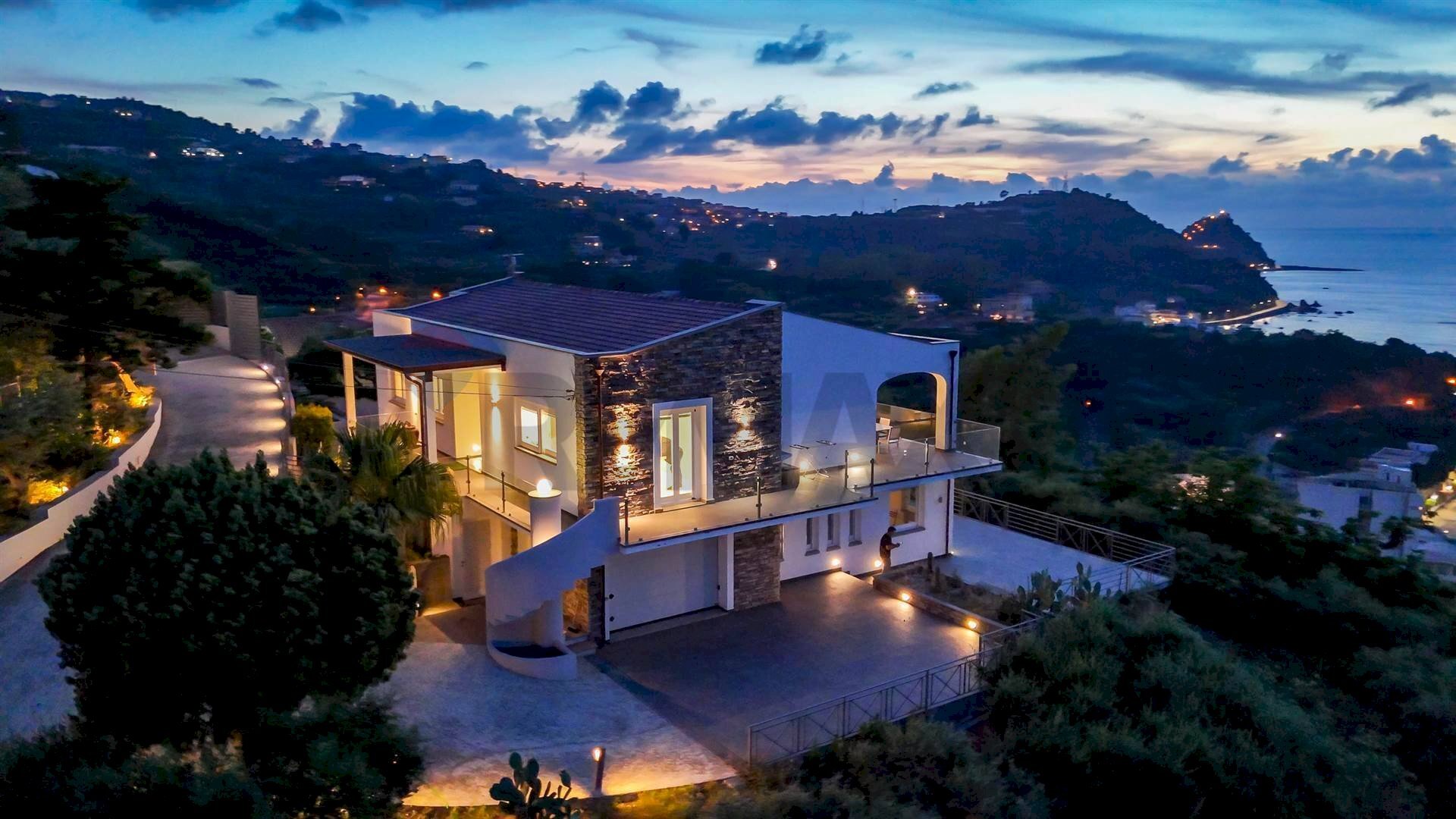 Casa all\'aperto - Villa Contrada San Gregorio
 
snc, Capo d'Orlando - foto 2