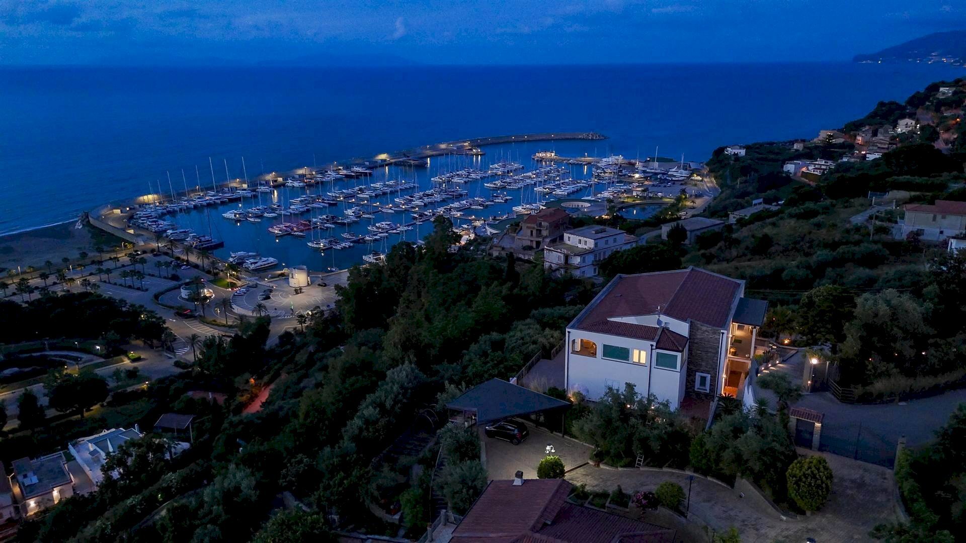 Vista dell\'acqua - Villa Contrada San Gregorio
 
snc, Capo d'Orlando - foto 3