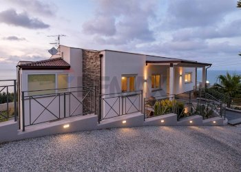 Casa all\'aperto - Villa Contrada San Gregorio
 
snc, Capo d'Orlando - foto 19