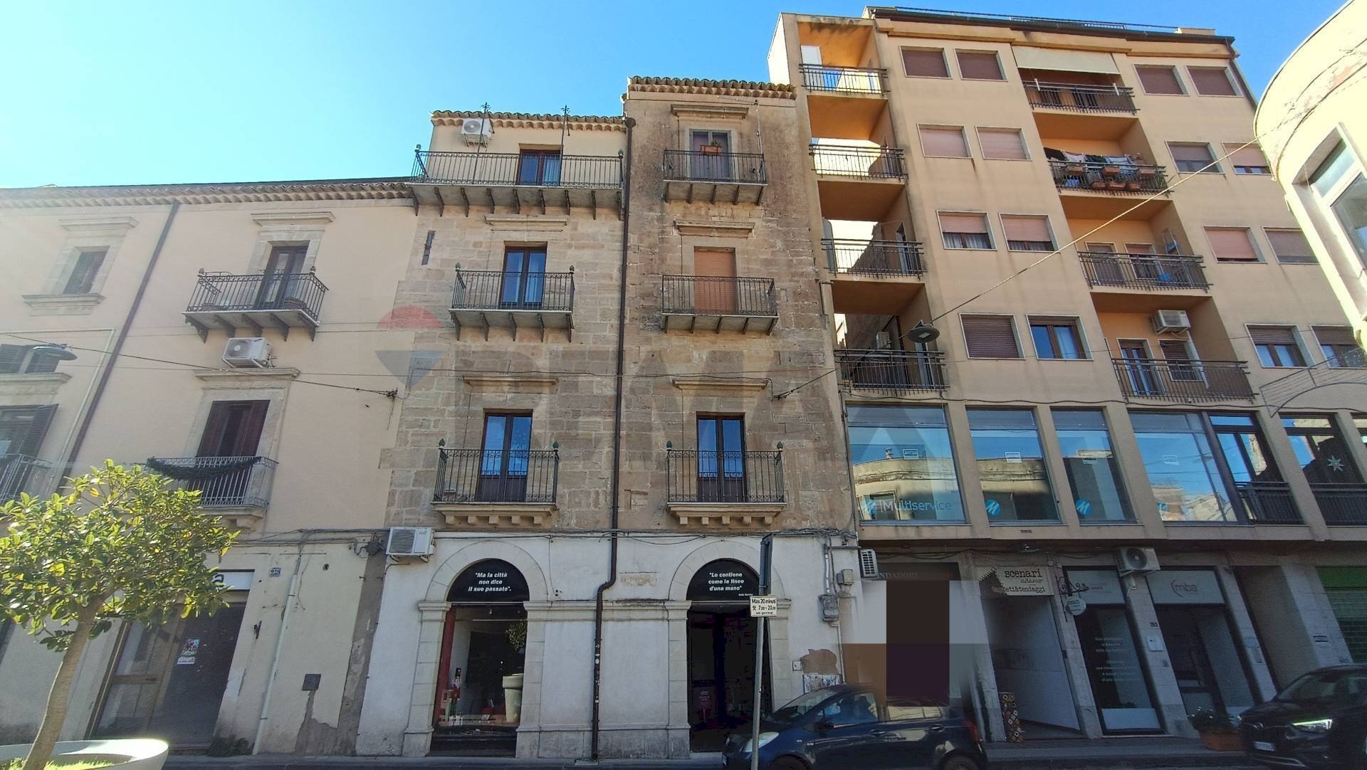Edificio all\'aperto - Commercial Premises Via Roma
 
255, Enna - photo 1
