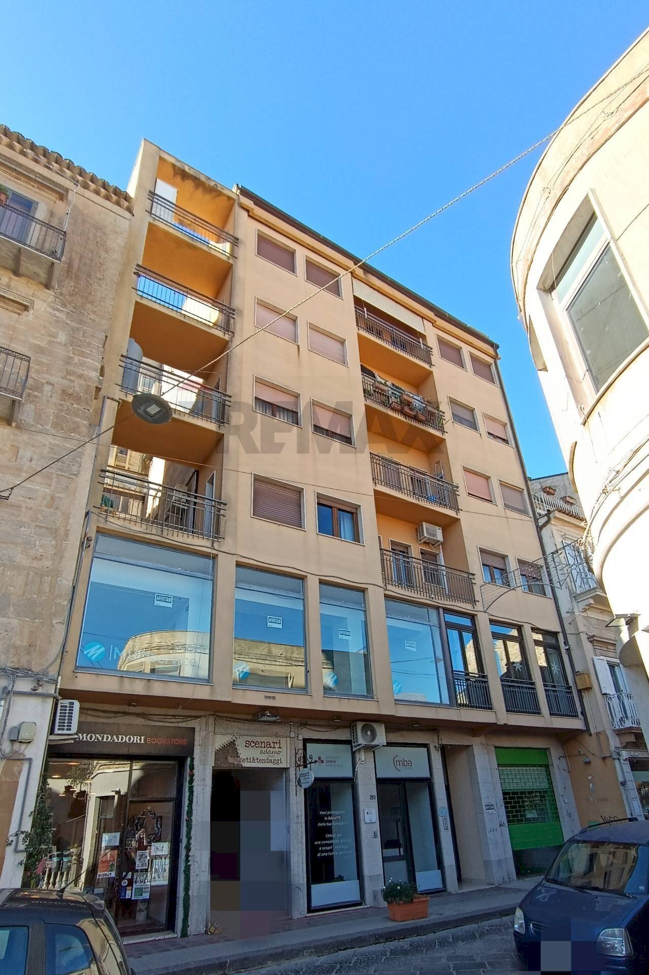 Edificio all\'aperto - Commercial Premises Via Roma
 
255, Enna - photo 2