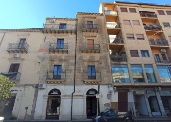 Edificio all\'aperto - Locale Commerciale Via Roma
 
255, Enna - foto 1