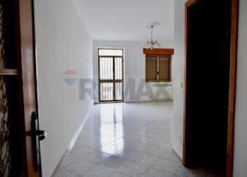 Stanza vuota - Casa indipendente Via Europa
 
36, Baia e Latina - foto 20