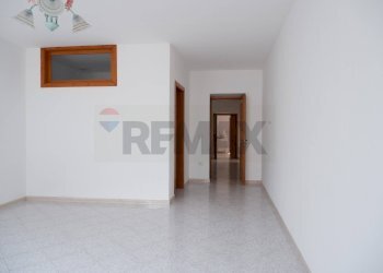 Stanza vuota - Casa indipendente Via Europa
 
36, Baia e Latina - foto 21