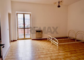 Camera / camera da letto - Casa indipendente Via Europa
 
36, Baia e Latina - foto 24