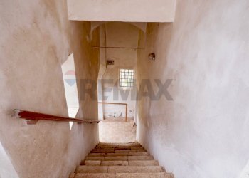 Scale - Casa indipendente Via Europa
 
36, Baia e Latina - foto 28