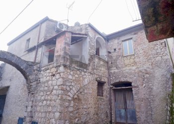 Edificio all\'aperto - Casa indipendente Via Europa
 
36, Baia e Latina - foto 30