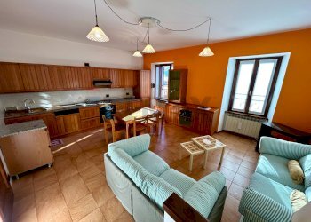 Sala da pranzo - Casa indipendente Endine Gaiano - foto 1