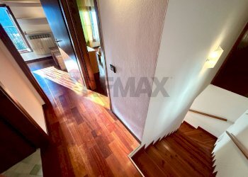 Hall / corridoio - Casa indipendente Endine Gaiano - foto 7