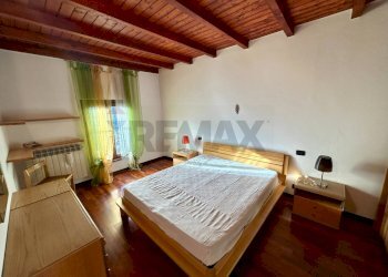 Camera / camera da letto - Casa indipendente Endine Gaiano - foto 9