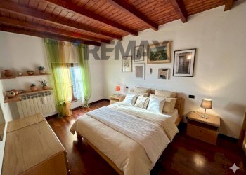 Camera / camera da letto - Independent house Endine Gaiano - photo 9