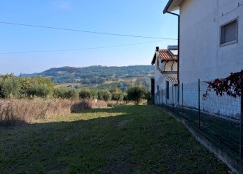 Vista delle montagne - Rustico Contrada Calcara
 
sn, Casacanditella - foto 3
