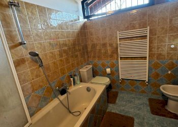 Bagno - Trilocale VIA VITTORIO VENETO
 
64, Oleggio Castello - foto 5