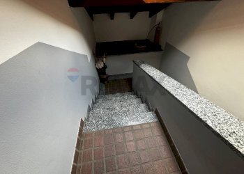 Scale - Trilocale VIA VITTORIO VENETO
 
64, Oleggio Castello - foto 8