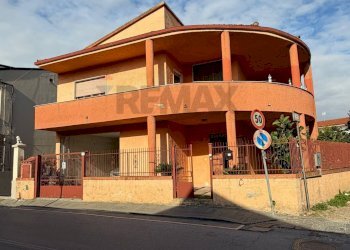 Edificio all\'aperto - Villa Croce
 
20, Francolise - foto 2