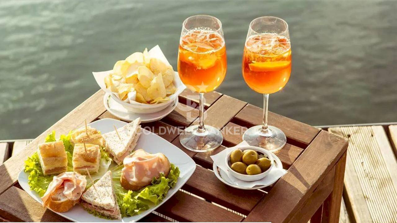 Foto 3 - Bar Tavola Calda - Fredda Piazza Malvezzi
 
23, Desenzano del Garda - foto 3