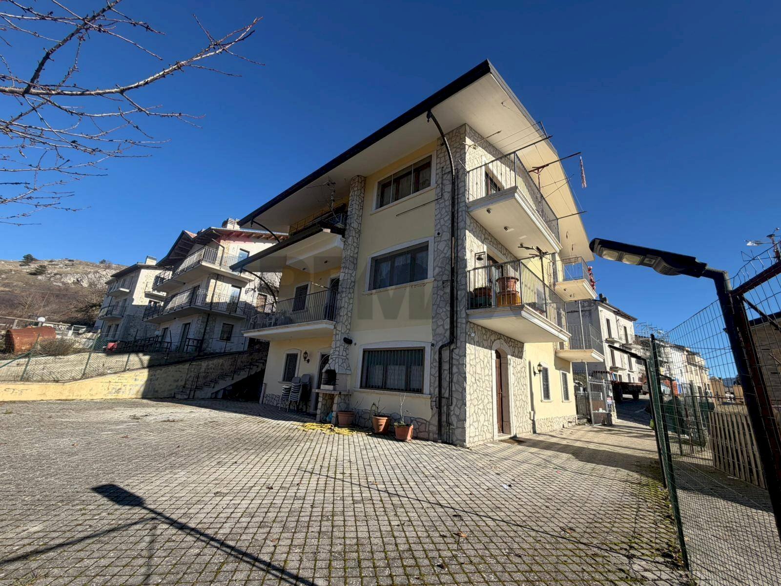 Edificio all\'aperto - Quadrilocale Via Sopra la fontana
 
snc, Castel di Sangro - foto 3